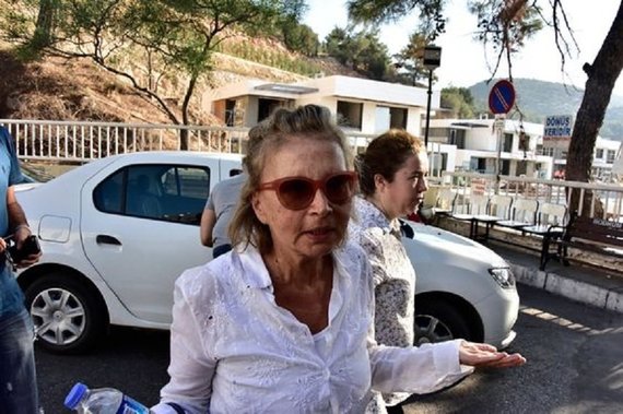 Jurnalista turcă Nazli Ilicak, arestată după ce a fost atrasă cu o informaţie falsă oferită presei de poliţişti