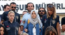 Turcia: nouă jurnalişti, inclusiv redactorul-şef al cotidianului Hürriyet, au fost arestaţi