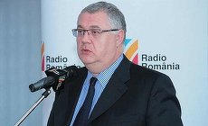 Tolo.ro: 110.000 de euro a cheltuit Radio România cu cele 32 de deplasări în străinătate ale directorului Miculescu în ultimii doi ani. El zboară numai la business class