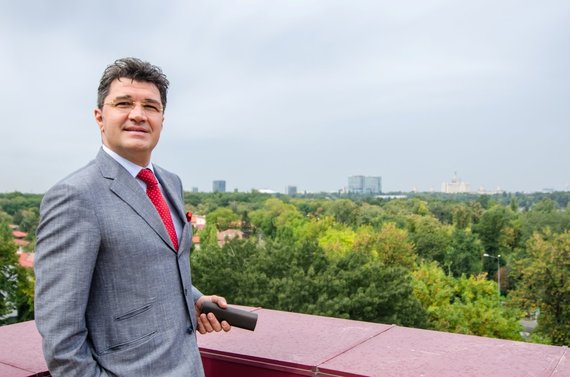 Eduard Uzunov, emisiune la Gold FM. Azi prima ediţie