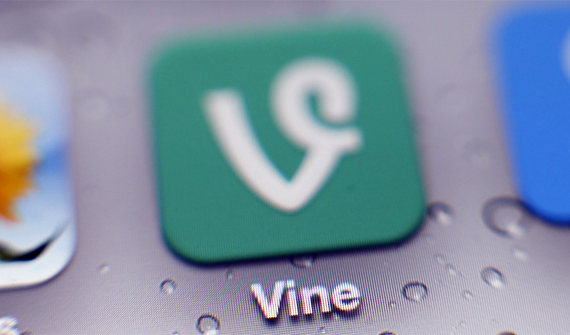 VIDEO. Twitter închide aplicaţia sa pentru filmuleţe funny. Cei mai tari creatori de Vine-uri