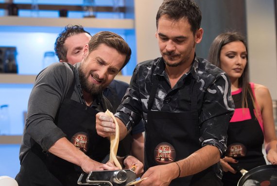 FOTO. Antena 1 marchează trecerea la HD cu două ediţii speciale Chefi la cuţite, cu vedete