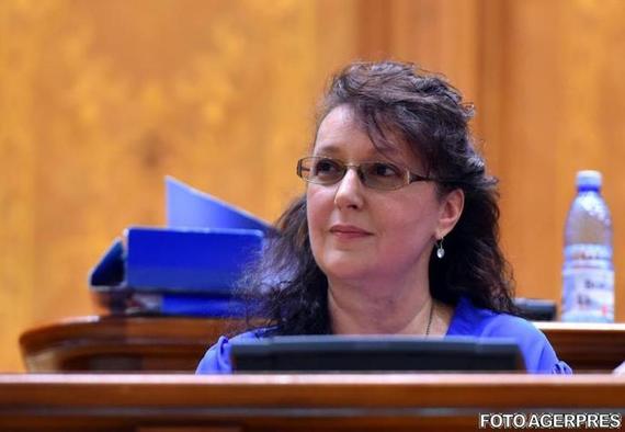 Şefa TVR, mesaj către angajaţi: „Dragi colegi, nu v-ati saturat sa va prefaceţi?”