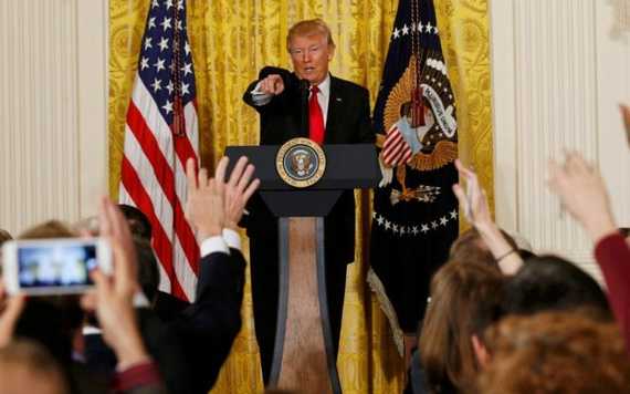 REACŢII. Mai multe televiziuni şi publicaţii de prestigiu, interzise la Casa Albă. CNN: E un semnal de alarmă faţă de rolul presei, de câine de pază al societăţii