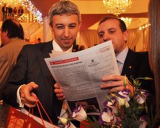 Ziarul lui Dan Diaconescu reapare. Elodia, pe prima pagină. Se vrea si o televiziune