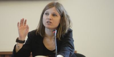 Procesul CNA. Monica Gubernat: „Retragerea licenţei Giga TV a avut temei legal”. Un alt membru CNA o contrazice