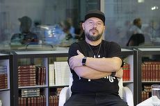 Rimaru, cântăreţ hip-hop şi publicitar, acuzat de hărţuire de mai multe femei din publicitate. „M-a întrebat cum îmi permit să nu îi răspund pe Facebook, după care m-a scuipat”