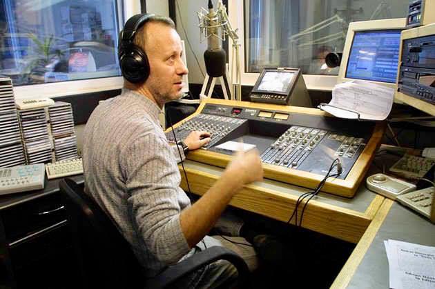 Radio Guerrilla: Studioul de la mansardă se va numi Andrei Gheorghe