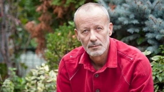 Vali Bărbulescu. Vocile bune sunt nemuritoare. Amintiri. "Aveam deja 210 km/h, brusc văd un semafor roşu. Treci, imi zice, ţipând!"