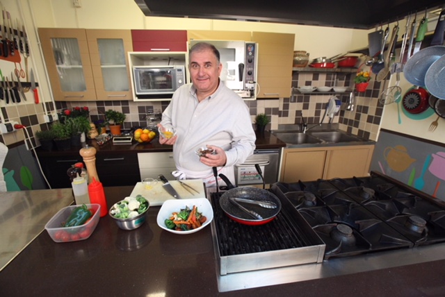 Prima TV lansează o nouă emisiune culinară, filmată în bucătăria lui Horia Vîrlan