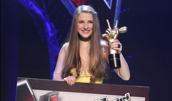 Ana Munteanu, câştigătoarea Vocea României, şi Bianca Purcărea, finalistă Eurovision România, o vor interpreta pe Sophie, din musicalul Mamma Mia