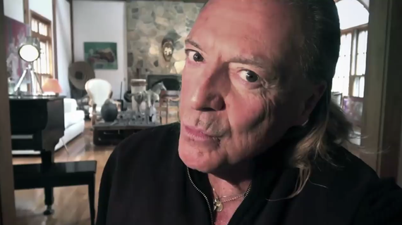VIDEO. Armand Assante, "Vânătorul de spirite", apare în Las Fierbinţi