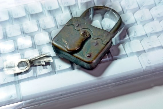 Eurodeputaţii au votat în favoarea reformei drepturilor de autor, ce vizează, printre altele, „taxa pe link”