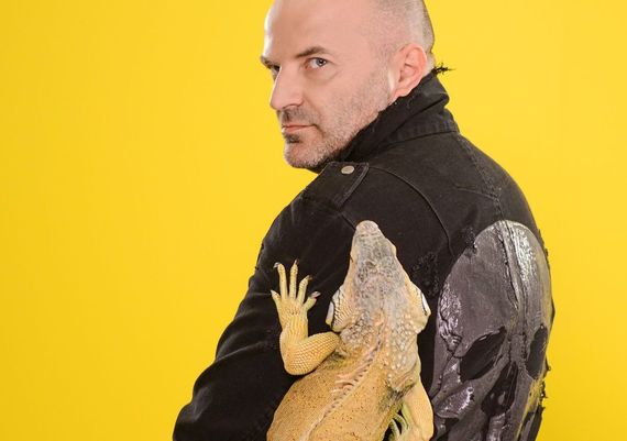 Xtra Night Show-ul lui Dan Capatos are un nou co-prezentator, în locul Anisiei Gafton