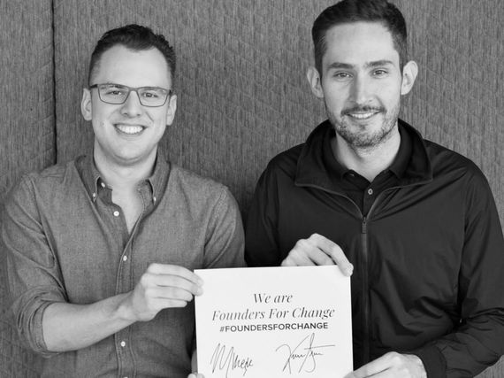 Ruptură la vârful Instagram. Co-fondatorii reţelei s-au retras din compania deţinută de Facebook