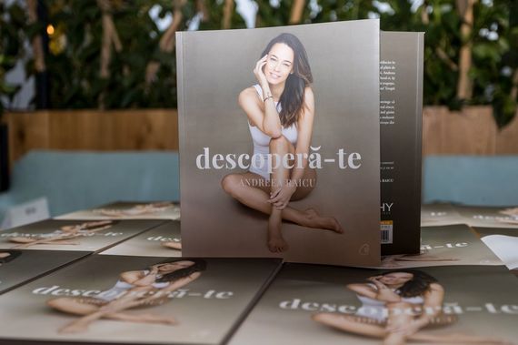 PE SCURT. Andreea Raicu a lansat cartea „Descoperă-te”