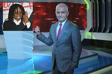 Se poate şi invers: americanii fac o emisiune după români. Formatul Câştigă România va fi adaptat în SUA de Whoopi Goldberg