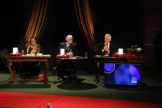 FĂRĂ COMENTARII. "România TV nu îşi dezminte numele. Merită premiul Suflet de român" - membru al conducerii TVR şi al premiilor APTR