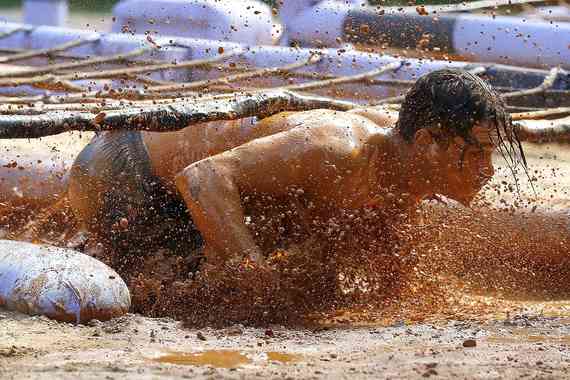 România contra Ungaria. La Exatlon. Prezentatorul emisiunii din Ungaria a concurat la Dakar, unul din cele mai dure raliuri din lume