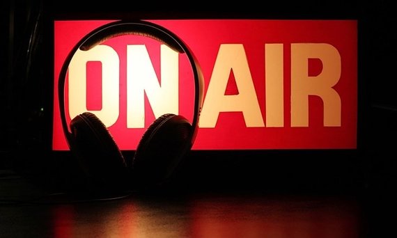 Jazz FM a început să emită în Sibiu şi Braşov. Postul se aude şi online