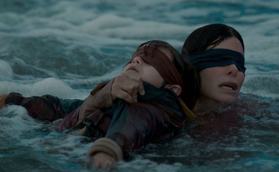 LISTĂ. 30 de filme populare făcute de Netflix. De la „Bird Box”, la „War Machine” şi „Ce s-a întâmplat cu luni”, filmat în România