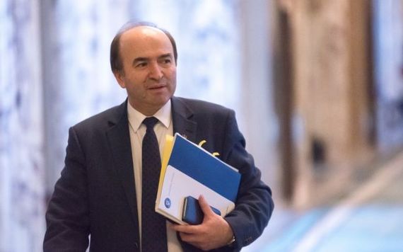 ActiveWatch: Cum să-ţi pui opinia publică în cap în doi paşi. Metoda Tudorel Toader