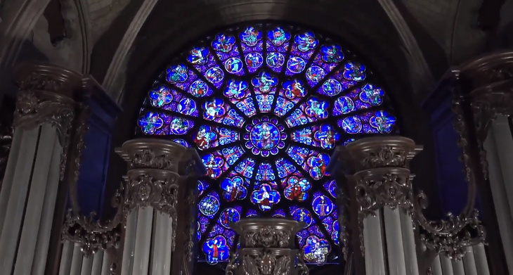 Programe de Paşte la B1 TV. Un documentar despre catedrala Notre-Dame şi filmul premiat cu Ursul de Aur, Poziţia copilului