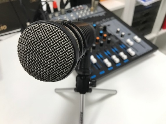 Interviu de angajare la Radio Oltenia: „Soţul tău are vreodată dreptate?”, „Cine ţine banii în casă?”