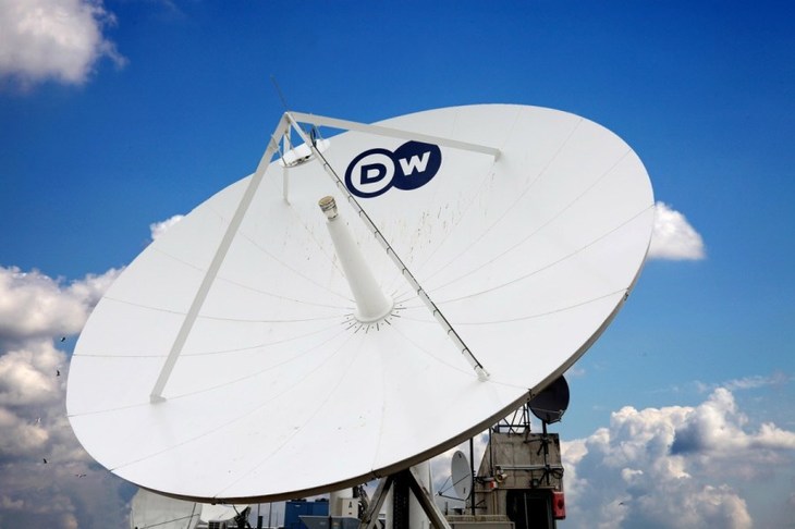 Pentru vorbitorii de limbă germană: Canalul DW Deutsch - parte a Deutsche Welle, planuri pentru România