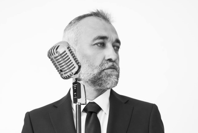 Iulian Tănase, fost Radio Guerrila, şi-a lansat un podcast online. Ce alte proiecte mai are în plan