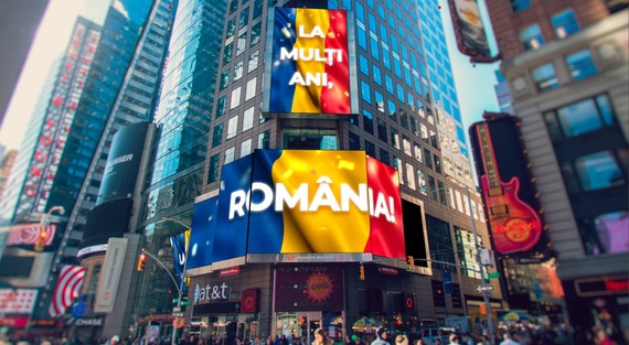 La mulţi ani, România, în Times Square. Aqua Carpatica a cumpărat un panou prin compania fondată de Matei Psatta