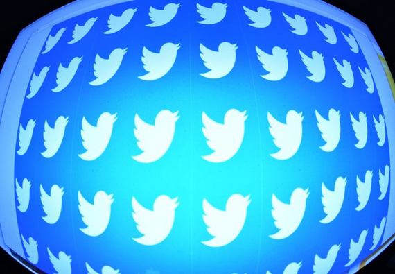 Schimbări pe Twitter. Utilizatorii vor putea controla şi chiar bloca comentariile