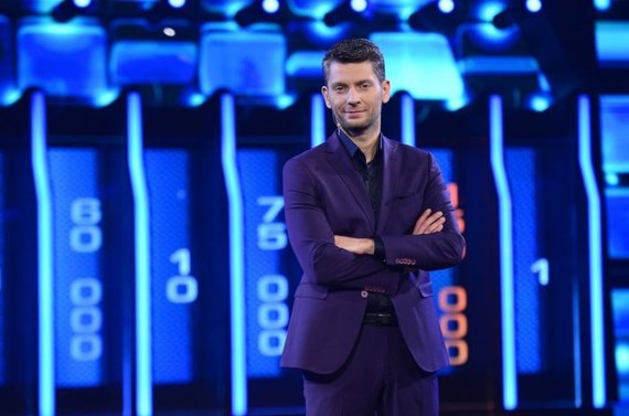 Antena 1 şi-a făcut Observator de noapte. Cu Valentin Butnaru, de la The Wall - Marele zid