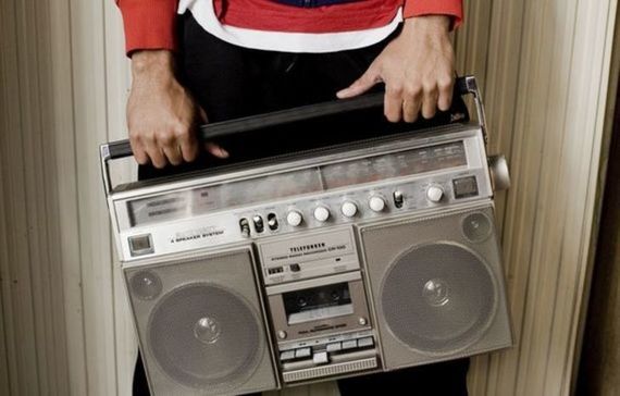 PE SCURT. Digi FM, tronson cu muzică românească: „Relaţia strânsă cu artiştii români trebuie să se vadă şi în vremuri mai puţin bune”