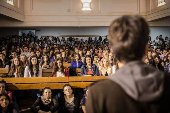 Pentru jurnalişti. Conferinţă internaţională online, găzduită de Facultatea de Jurnalism din Bucureşti. Subiectul: Fact-checking
