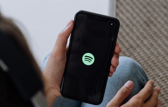 Matinal pe Spotify. Serviciul de streaming lansează o emisiune de dimineaţă