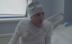 VIDEO. Campanie umanitară lansată de un supravieţuitor Colectiv şi familia unei victime: Fonduri pentru o fată de 17 ani, care a suferit arsuri grave