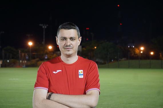 Ofiţerul de presă al Naţionalei de fotbal revine în presă. Pleacă din ţară cu familia 