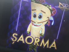 FOTO. „Şaorma cu de toate” la Pro TV. Una dintre măştile noului sezon Masked Singer e o... „şaorma”