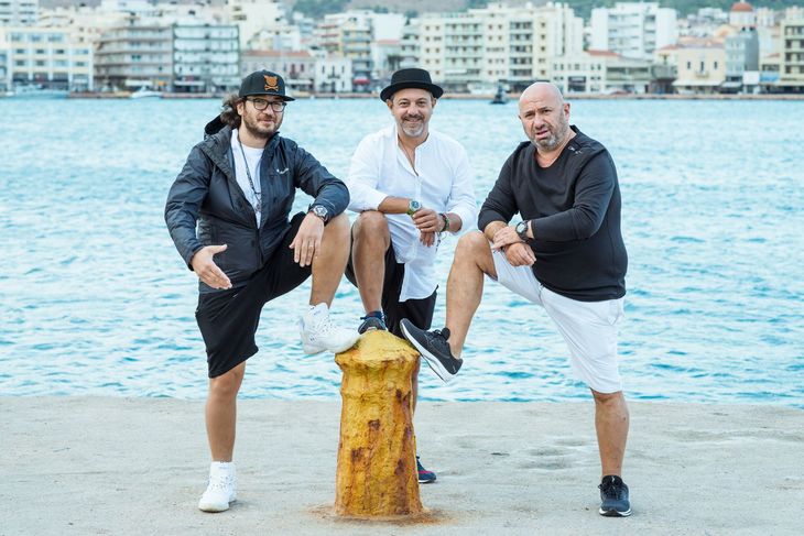 Antena 1 anunţă premiera noului cooking show cu Bontea, Dumitrescu şi Scărlătescu. Emisiunea va debuta cu trei ediţii