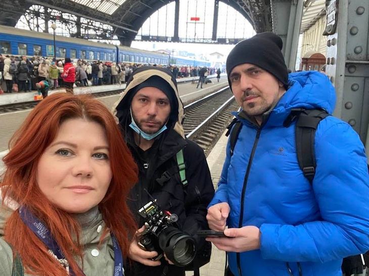 Viorica Tătaru, Costi Pahonţu şi Cristi Popovici, în Ucraina. Sursa foto: Facebook.com/ Viorica Tataru