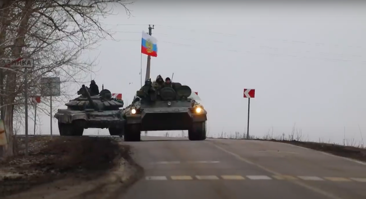 VIDEO. Cum prezintă Rusia primele imagini oficiale ale invaziei. Tancurile intră în Cernobîl, pe ritmuri muzicale