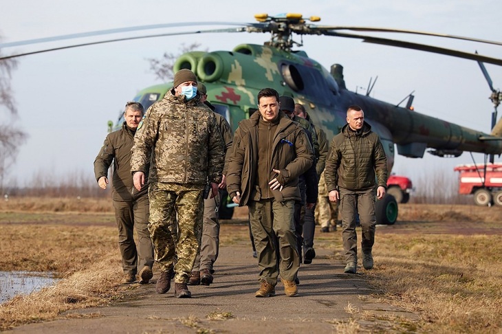 Preşedintele Vladimir Zelenski şi trupe ucrainene. Sursa foto: Shutterstock