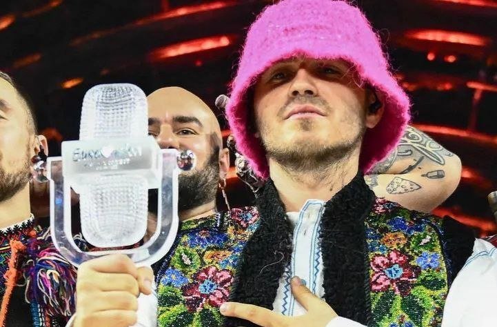 Marele câştigător Eurovision 2022, trupa ucraineană, şi-a vândut trofeul pentru a cumpăra drone
