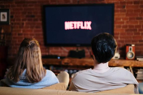 Netflix anunţă de când va băga reclame! Senator român: "Nu sună bine pentru industria media românescă"