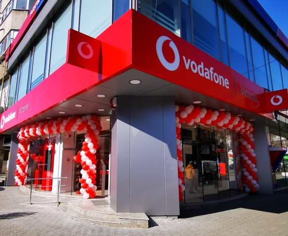 Schimbare în piaţa media din România! Contul de media al Vodafone se mută la altă agenţie după o licitaţie