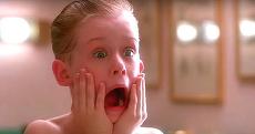 Luptă de gherilă pe Singur Acasă: Panou Pro TV, deasupra afişului uriaş cu Home Alone pe Disney+. Găselniţa inedită a Pro TV