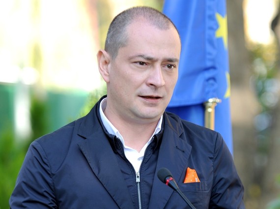 Judecătorii au respins cererea primarului Daniel Băluţă de a şterge un articol din Libertatea