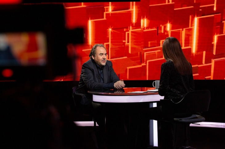 Bobby Păunescu, fiul acţionarului George Păunescu la B1 TV, invitat la 40 de întrebări cu Denise Rifai. “Sunteţi o beizadea care şi-a depăşit condiţia?”