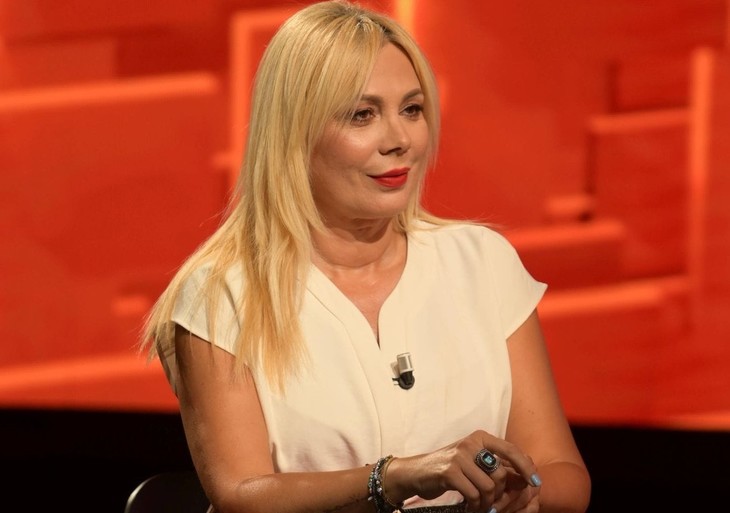 Dana Săvuică vine la emisiunea lui Denise Rifai, de la Kanal D. "A fost apariţia în Playboy cea mai bună decizie din cariera dumneavoastră?"